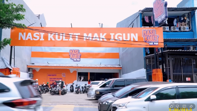 
 Nasi Kulit Mak Igun: Karya Seni Kuliner Ivan Gunawan yang Bikin Nagih dan Viral