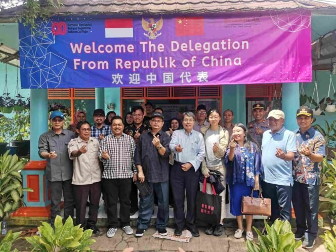 
 Inovasi Ketahanan Pangan Desa Tarik Perhatian China: Delegasi Beijing Normal University Kunjungi Kopo dan Rancasumur