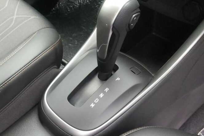 
 Matic vs Manual: Pertarungan Irit BBM Abadi, Gaya Mengemudi Jadi Kunci!