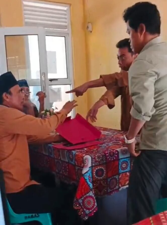 
 Jurnalis & LSM Dintimidasi di Kantor Desa: Kasus Sekdes di Serang Jadi Sorotan Nasional?