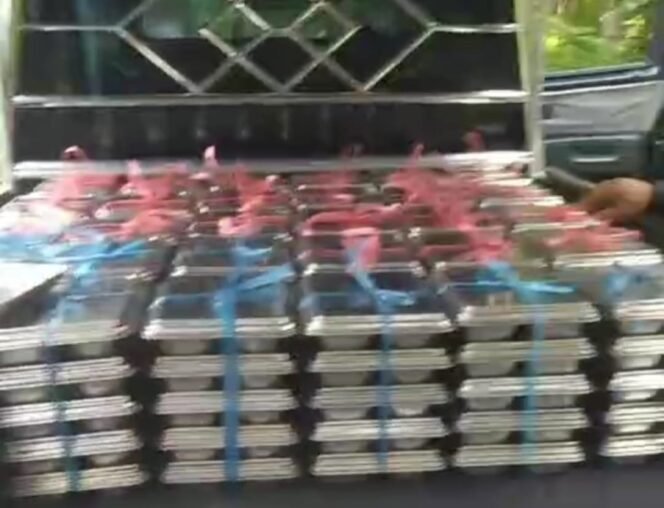 
 Distribusi MBG di Menes Tuai Sorotan: Mobil Bak Terbuka Dipakai, Layakkah?