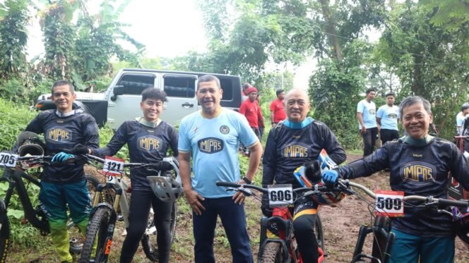 
 Shredding Series Masters Downhill: Kanwil Ditjenpas Banten Padukan Olahraga Ekstrem dan Pengabdian Masyarakat