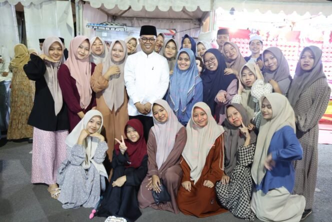 
 Gubernur Andra Soni Resmikan Festival Santri Lebak 2025, Tegaskan Pemberdayaan SDM dan Sinergi Daerah