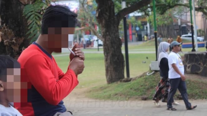 
 Protes Larangan Merokok di Taman Jatimori: Antara Hak & Kenyamanan