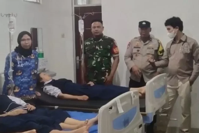 
 Tragedi MBG di Lembang: Ratusan Siswa Keracunan, Mimpi Gizi Gratis Berujung Petaka!