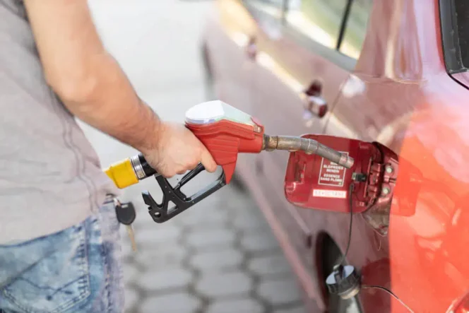 
 Mitos atau Fakta? Isi BBM Malam Hari Lebih Banyak? Ini Kata Ahli!