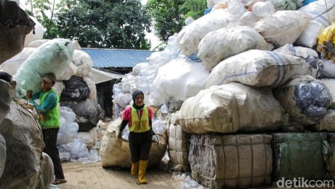 
 Sampah Jadi Berkah! Koperasi Pemulung di Tangsel Buktikan Limbah Bisa Hasilkan Cuan