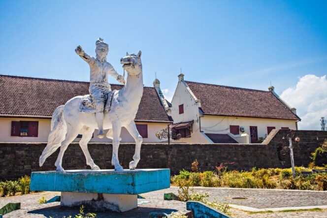 
 10 Destinasi Wisata Sejarah di Indonesia untuk Liburan Bernilai Edukasi