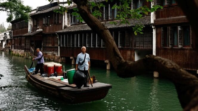 
 Menjelajahi Wuzhen: Kembali ke Masa Lalu di Kota Air yang Memukau