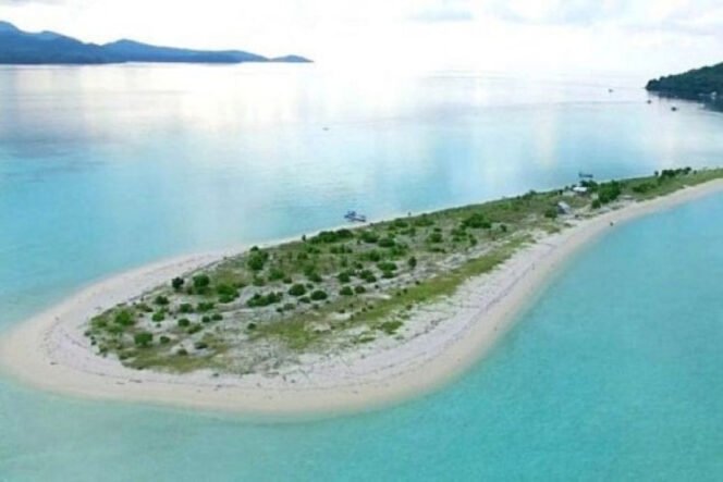 
 Bawean, Pulau Cantik yang Terlupakan di Laut Jawa