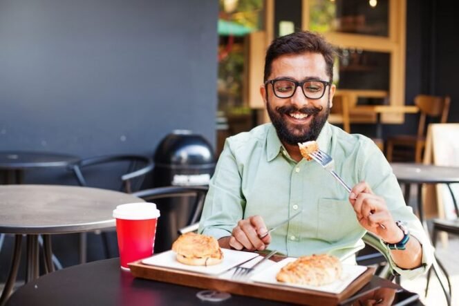 
 Sering Makan Sendirian Bisa Picu Depresi: Studi Ungkap Dampak Berbahaya bagi Kesehatan Mental