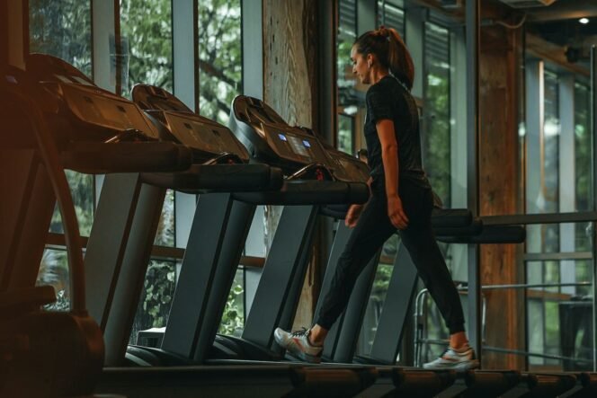
 Manfaat Treadmill untuk Kesehatan Tubuh: Olahraga Praktis yang Memberikan Efek Positif Fisik dan Mental