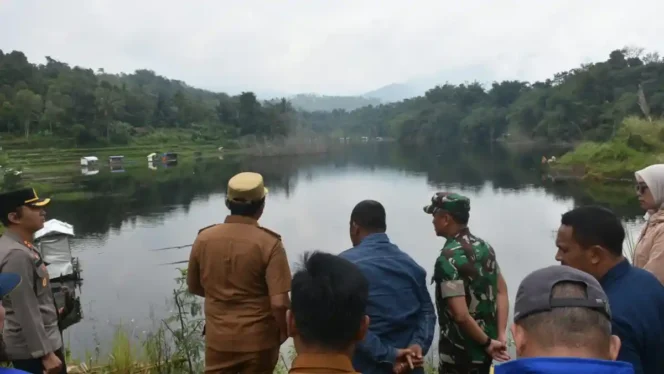 
 Bendung Cihamerang Terbentuk Akibat Disposal Tol Cisumdawu, Ribuan Warga Sumedang Terdampak