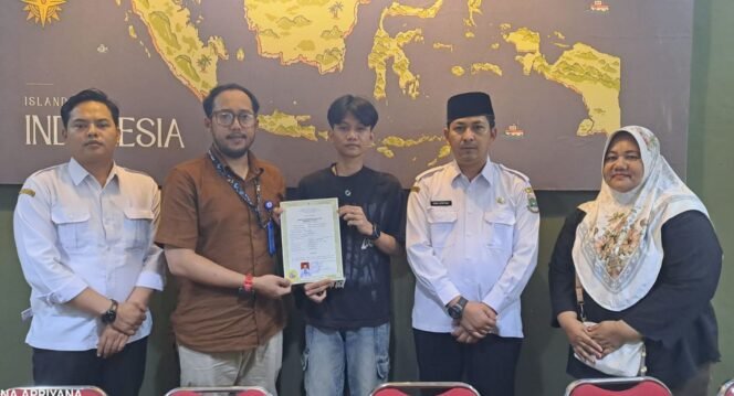 
 Pemprov Banten Tebus Ijazah Kevin Lewat UPZ Baznas, Buka Jalan Baru bagi Anak Buruh Harian