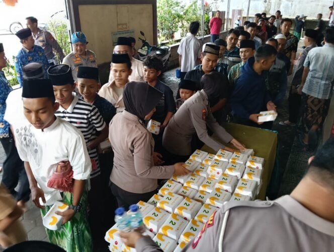 
 Kapolres Serang Ajak Warga Jawilan Jaga Kerukunan Lewat Program Jum’at Keliling