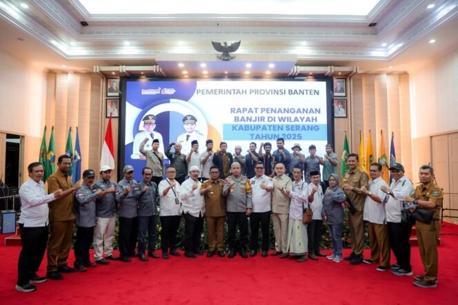 
 Pemprov Banten Bergerak Cepat, Alat Berat Dikerahkan Tangani Banjir Padarincang