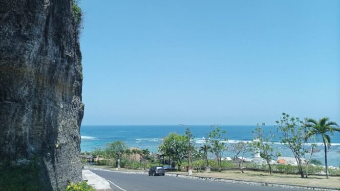 
 Pantai Pandawa Jadi Primadona Wisatawan Saat Libur Nataru, Kunjungan Naik 100%