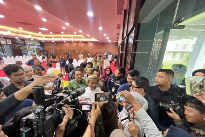 
 Bahlil Tegaskan Negara Tak Bisa Diatur SPBU Swasta, Sanksi Menanti Pelanggar