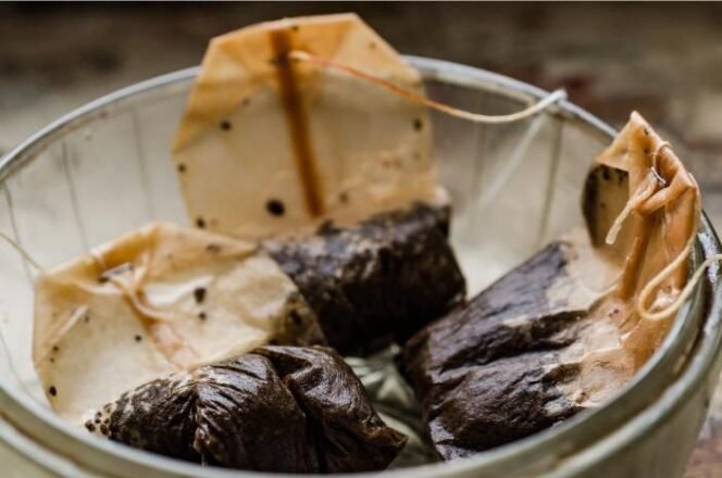 
 Ampas Teh, Solusi Alami dan Efektif Menghilangkan Bau Tak Sedap di Kulkas