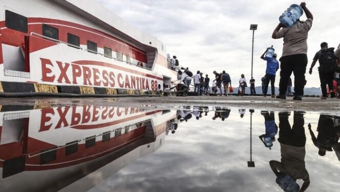 
 Kapal Cepat Jadi Transportasi Favorit Wisatawan Menuju Banda Neira