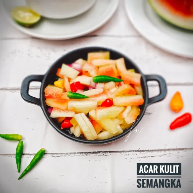 
 Cara Kreatif Menikmati Kulit Semangka: Acar Renyah dan Lezat di Rumah
