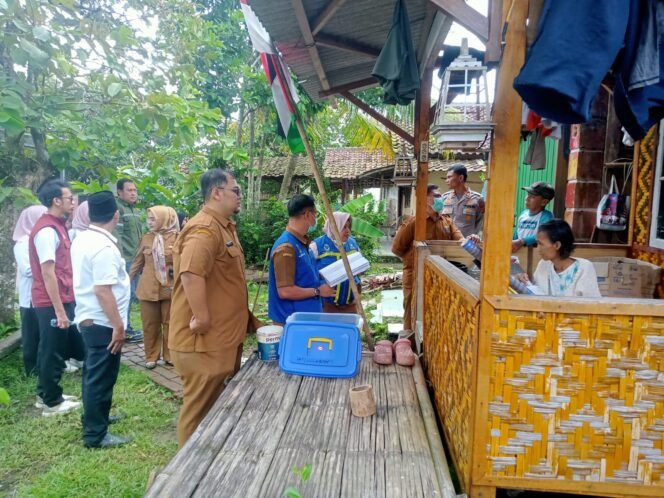 
 Respons Cepat Pemkab Serang, Sartini Warga Petir Dapat Bantuan dan Penanganan Medis